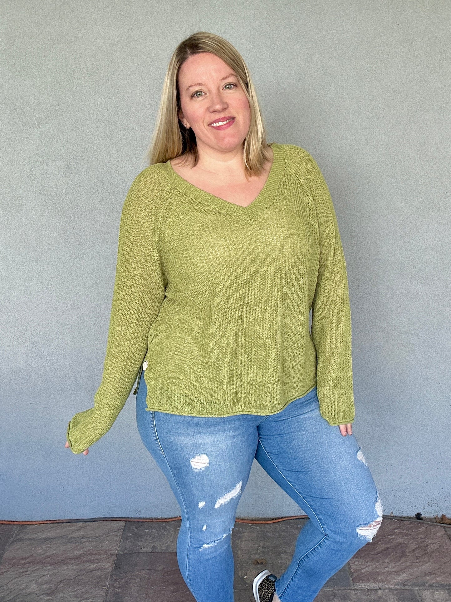 Green open knit top - Large