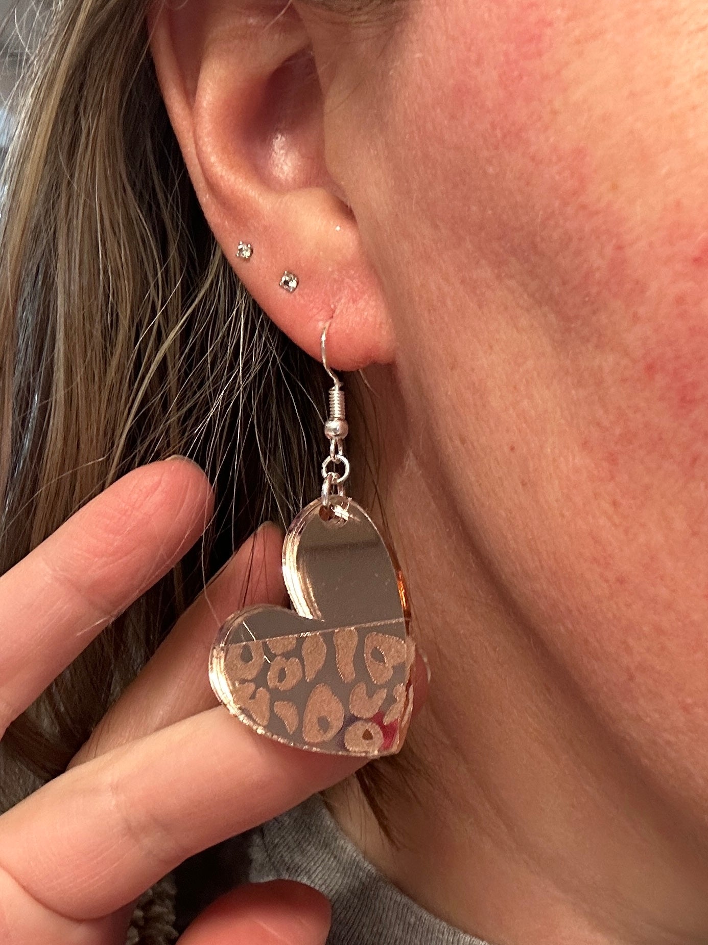 Rose gold half leopard heart dangle earrings