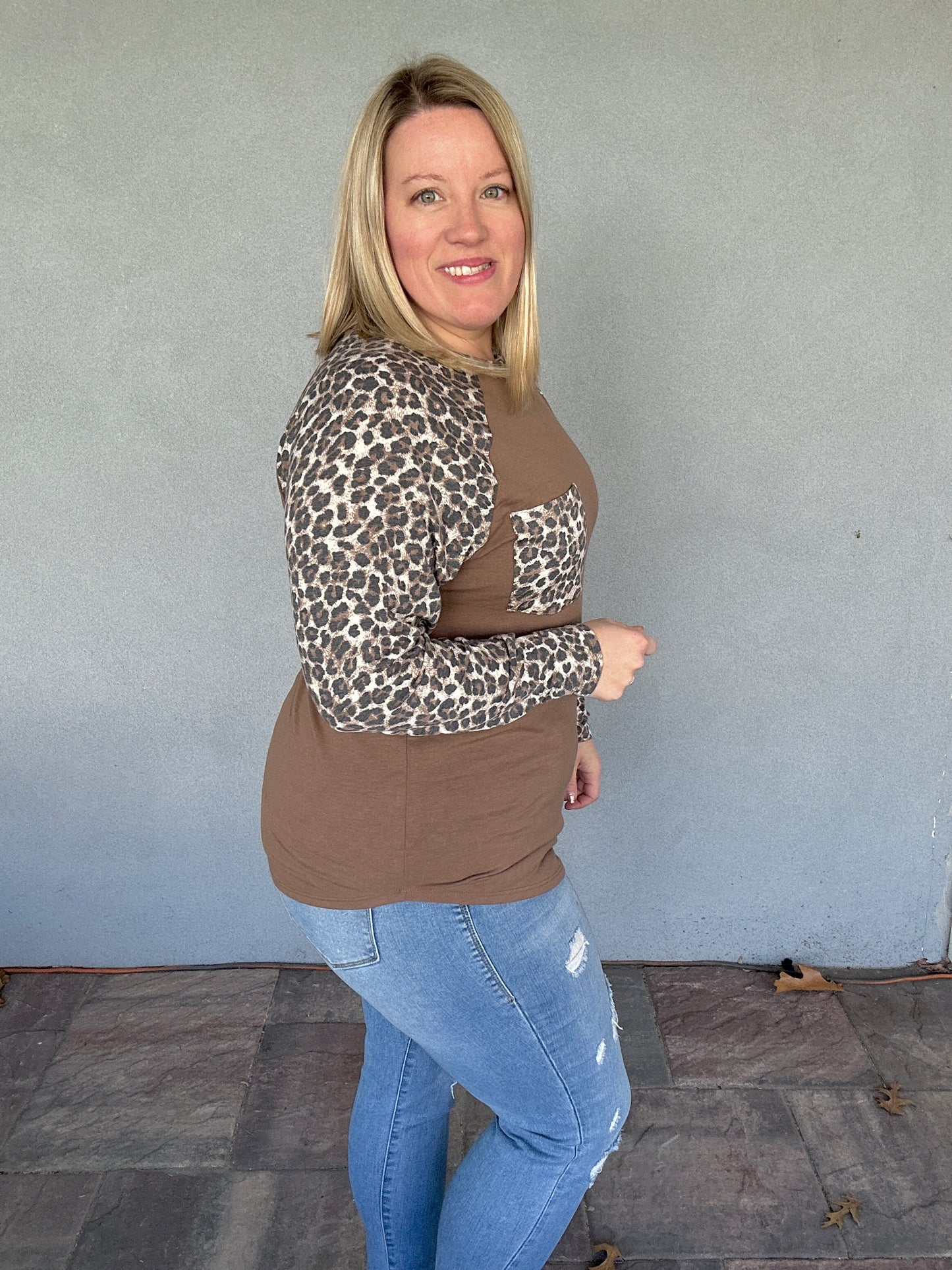 Leopard Raglan Sleeve Top - Mocha